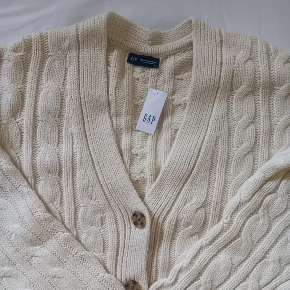 NWT- Gap 100% Cotton Cable Knit Cardigan - Picture 3 of 4